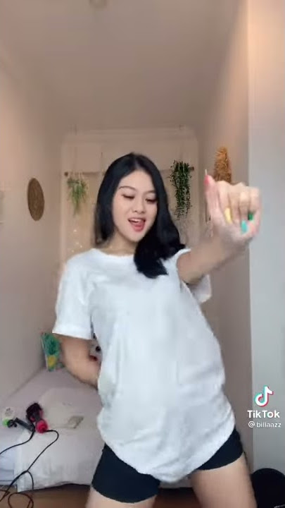 tiktok - tante cantik baju putih🤪