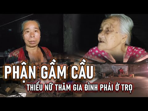 Video Xót xa Gia đình 2 thiếu nữ cùng bà cụ ăn ngủ chật vật... - youtube