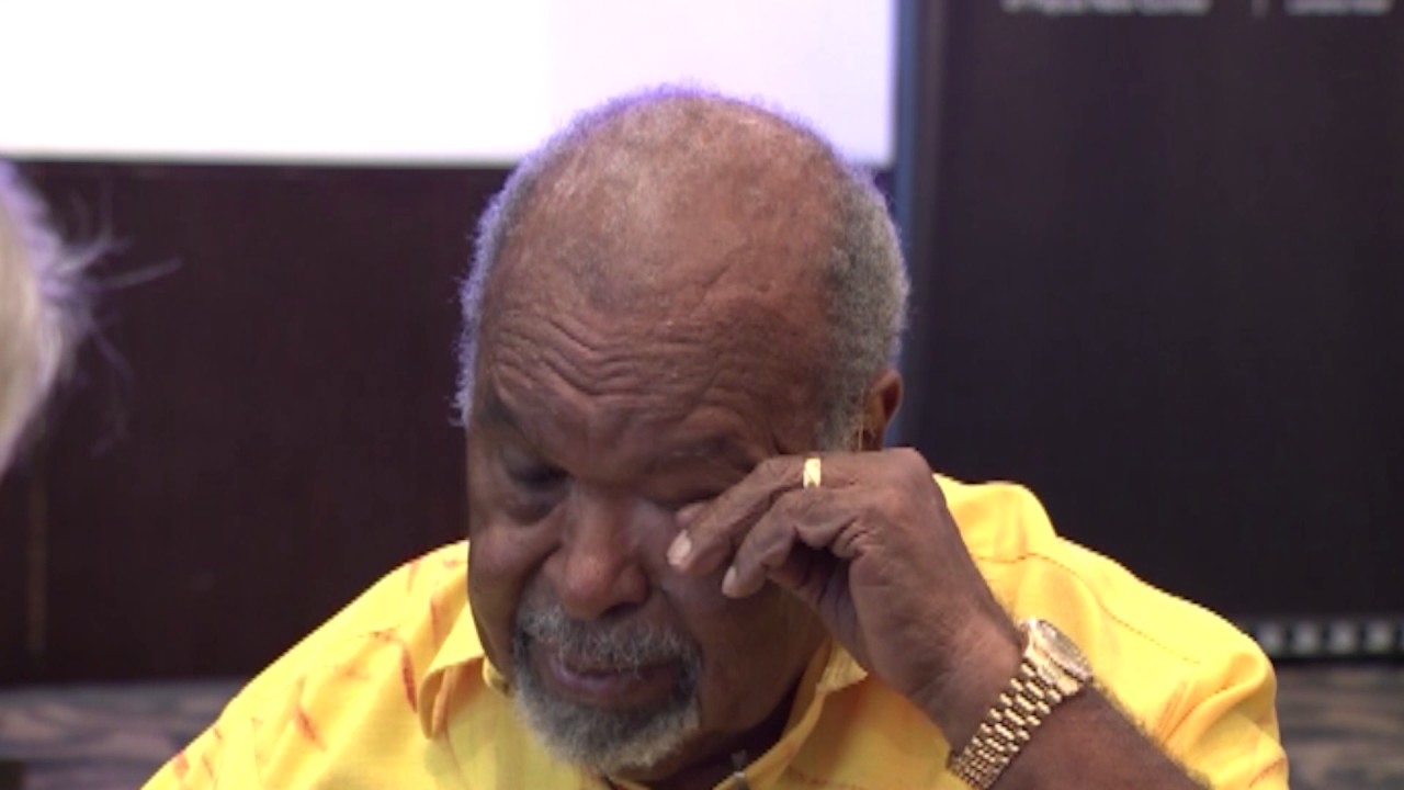 Шон Дорни берет интервью у сэра Майкла Сомаре