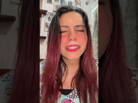 فاكر أيامنا زمان قعدتنا ف كل مكان و كلام و وعود اننا عمرنا منفارق بعض