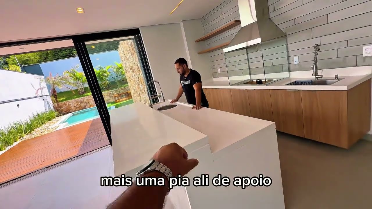 Casa com Sauna | Alphaville Nova Esplanada 2, Sorocaba-SP | 3 suítes, quintal com deck e piscina 