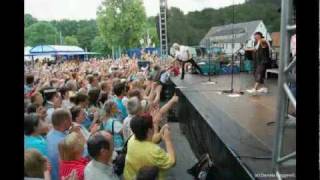 Watch Smokie Love On A Wire video