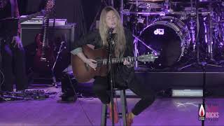 Beatie Wolfe performs "As You" at the 2020 She Rocks Awards