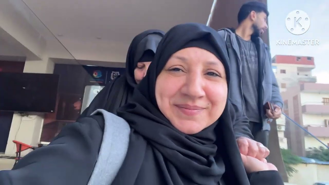 مش كل ضحك بيكون مبسوط 🥲خرجنا وبعد ماجينا زعلت وحطيت همي في قلبي وسكت 