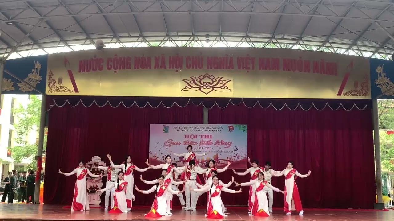 Giai điệu tuổi hồng - Kiếp Sau Vẫn Là Người Việt Nam - lớp 11A10 THPT Lương Ngọc Quyến