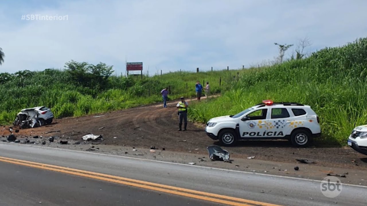 Motorista foge e SUV pega fogo após acidente no Água Verde