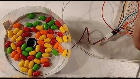 Lazy Candy Dispenser: Arduino