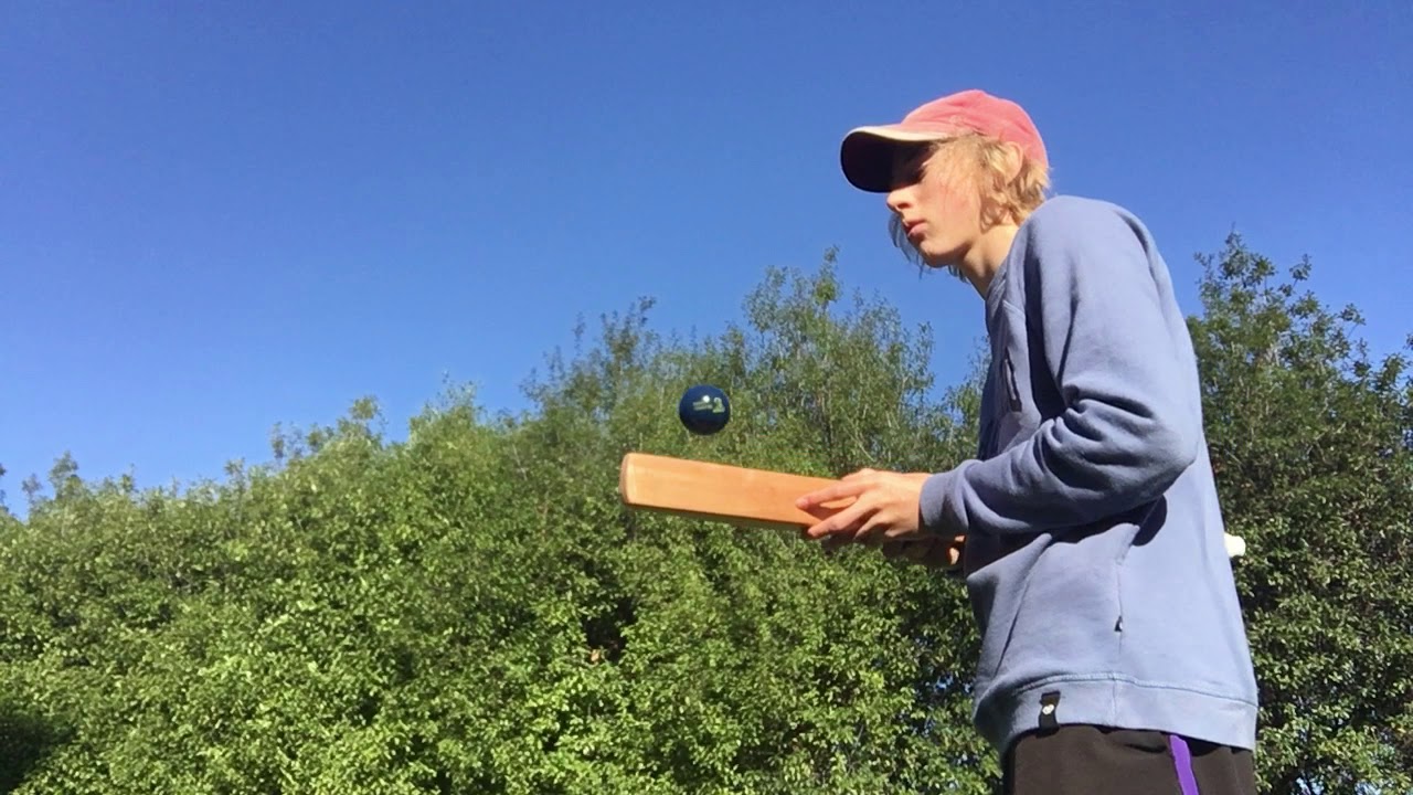Patrick Kenna - Joyce, 1st Cricket Bat Juggling - YouTube