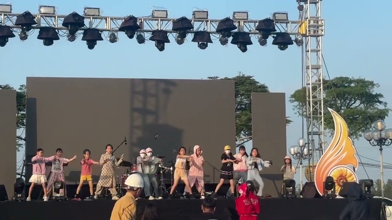 Chạy sân khấu chuẩn bị đón giao thừa 2026