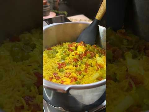 Restaurant Vaala MASALA KHICHDI 💛🌱 #khichdi #khichdirecipe #khichdilover #dalkhichdi #dinnerideas