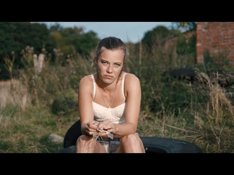 Видео: Трейлер (русские субтитры) (Кто присмотрит за телятами?, 2021) - вся информация о фильме на FilmNavi.ru