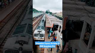 Golgumbaz Express Arriving At KSR Bengaluru City Junction 🔥🔥🔥