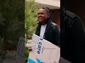 Wat zouden die buren wel niet denken… 🥲 #deeerstekeer | NPO Zapp