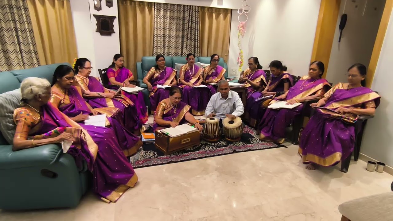 सांगा बाई वेणू कुठे वाजला .