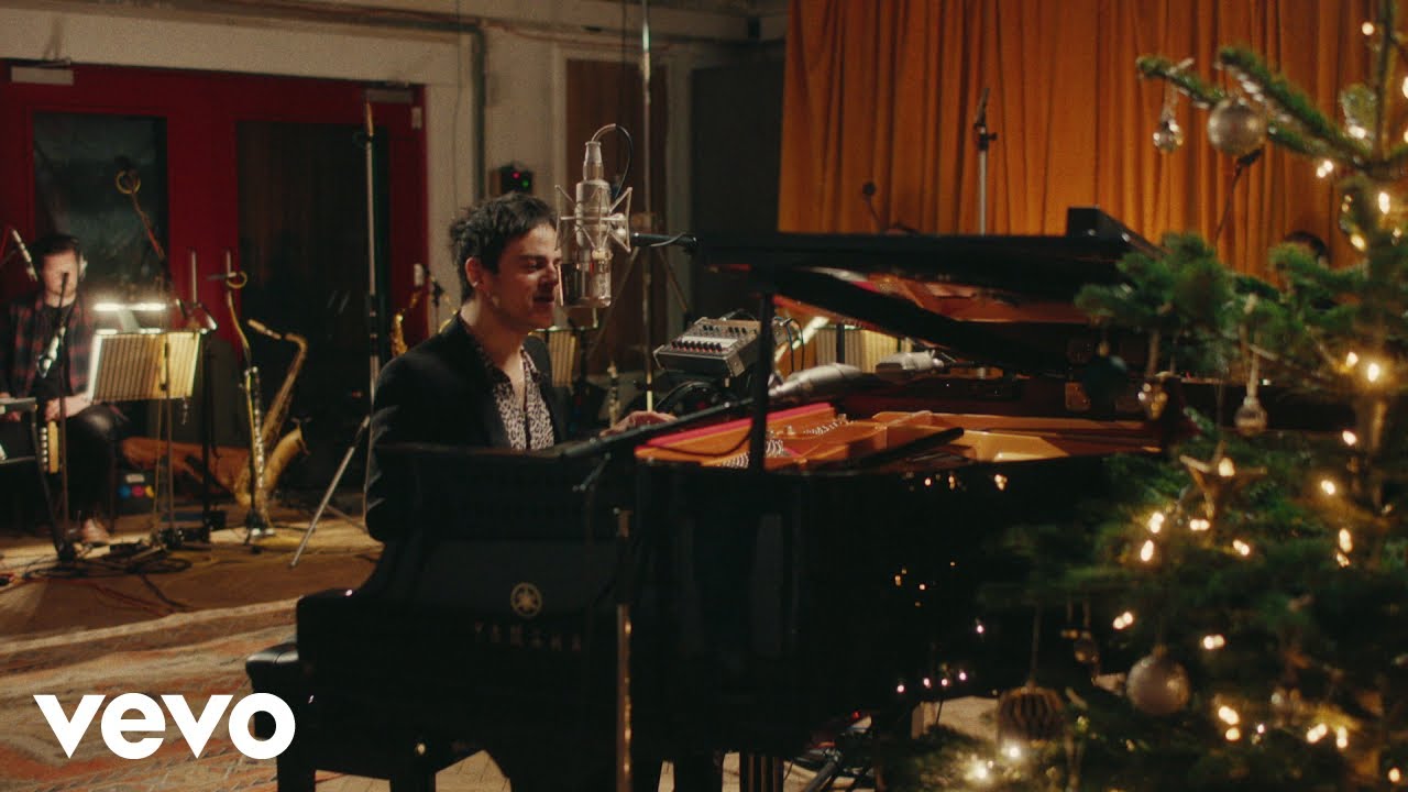 Jamie Cullum - Turn On The Lights (Live Performance At Abbey Road)