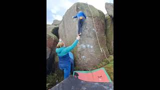 Archery 7A/ V6, West Nab, Yorkshire, UK Bouldering
