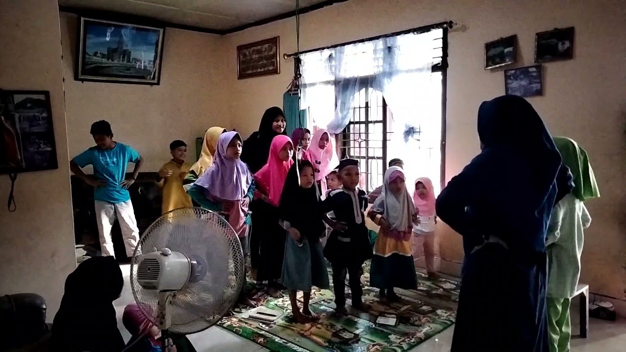 pembelajaran harian dengan tema binatang darat (ayam