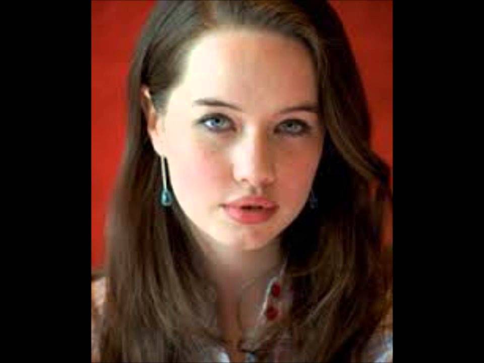 Anna popplewell sexy pics