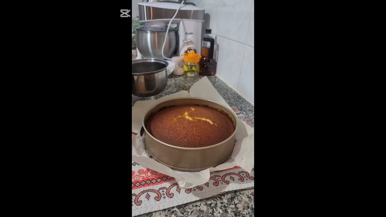 Быстрый рецепт!  Апельсиновый пирог, нежный, влажный и очень  вкусный.