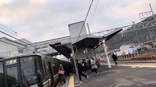 網干車の湖西ローカル‼︎２２３系2000番台W37編成普通近江舞子行き山科駅到着発車。