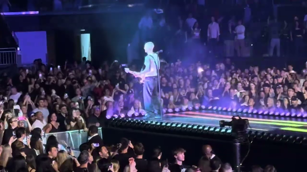 Maroon 5 - Sugar live at Chase Center San Francisco 2025