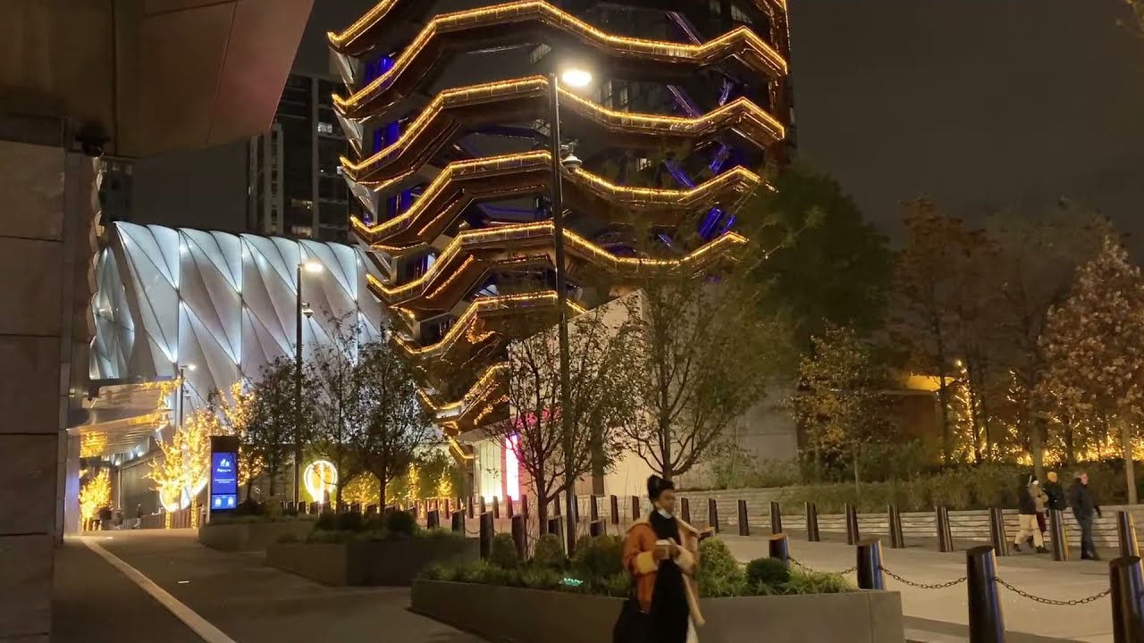 New York City live Midtown Manhattan Black / Stock Market Recap Short