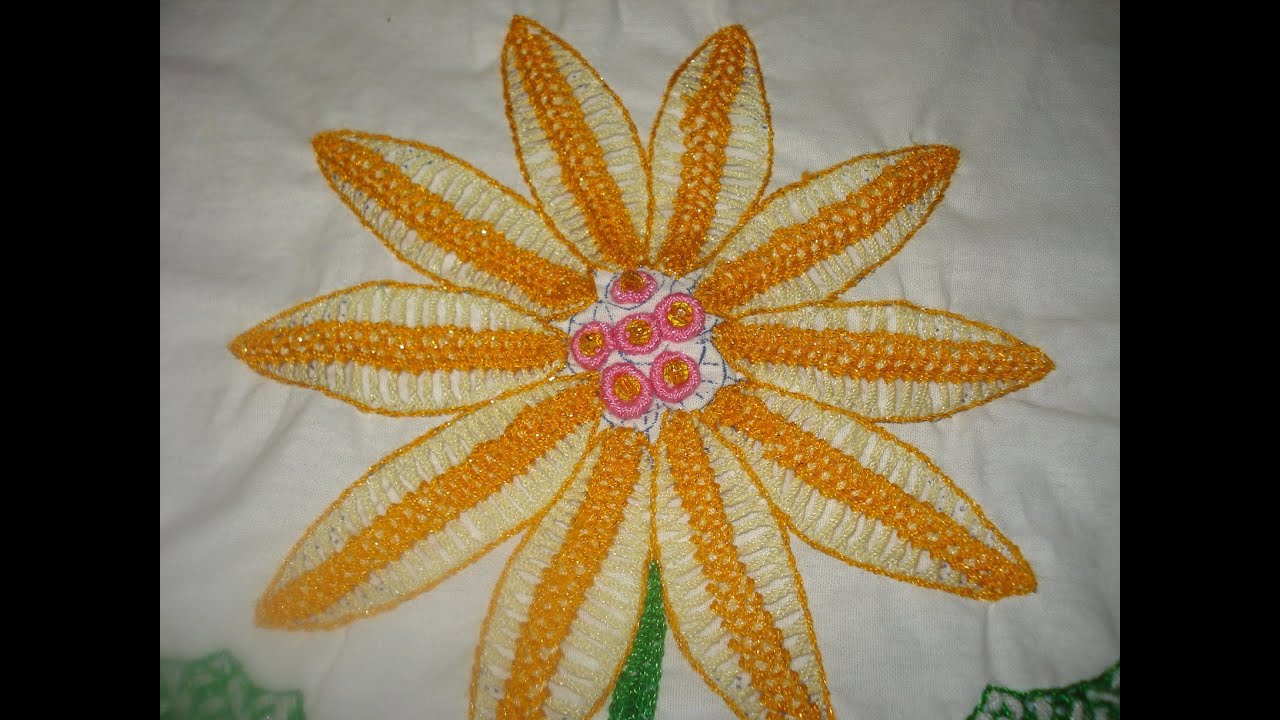 Bordado Fantasía Nochebuena Amarilla # 1