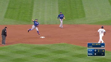 TEX@SEA: Andrus, Odor turn slick double play in 1st