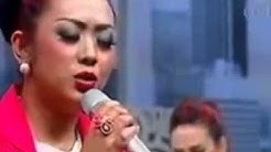 â–¶ Soimah Nyanyi Bidadari Surga Ku Lagu Kenangan Ustad Uje & Pipik Dian Irawati   YouTube  - Durasi: 4:43. 