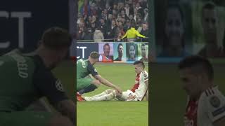 Erkekler Ağlamak Nedir Bilmez