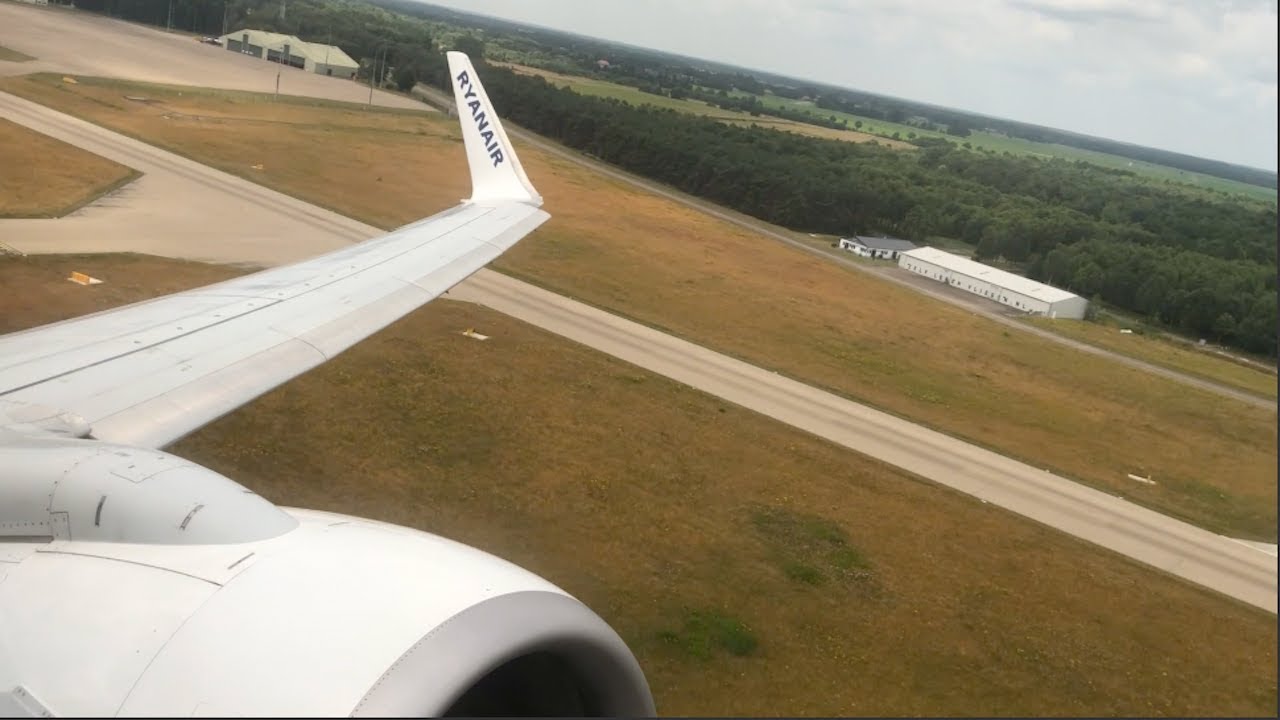Ryanair | Boeing 737-800 | ROARING takeoff out of Eindhoven!