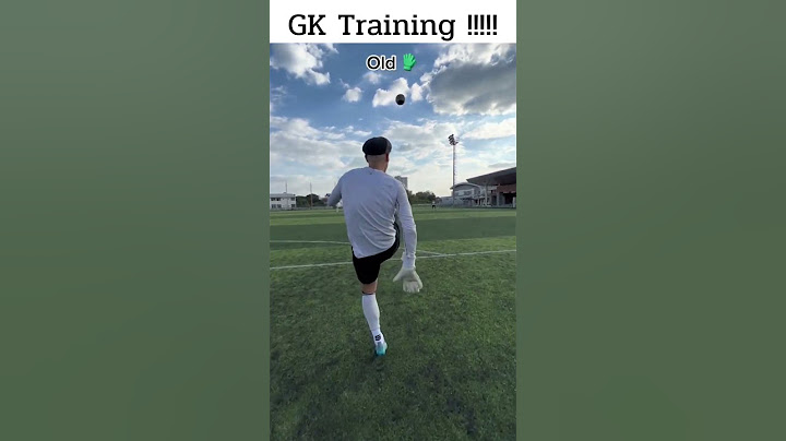 การฝึกรับบอลของผู้รักษาประตู Goalkeeper skill training (GK Training) #footballshot