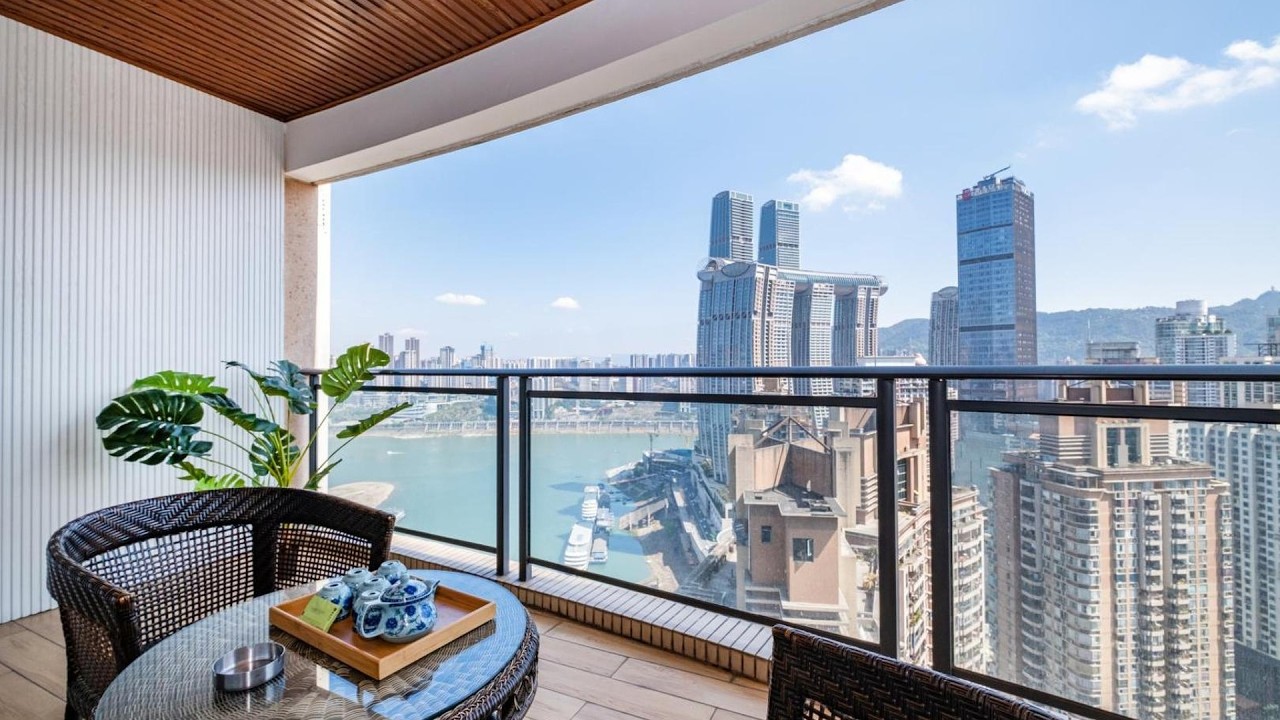 Misty Nest High Altitude River View B&B Hongyadong Branch | Chongqing, China | Hotel Review 🏩