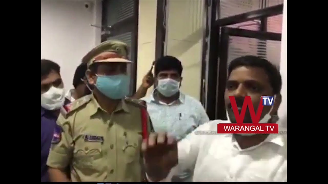 Police Raids In Teenmaar Mallanna 'Q News' Office | Warangal TV