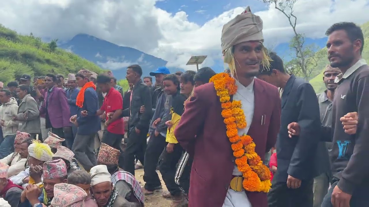 कालिकोट पलाता गाउपालिका पुलामा शँकर मल्लले मच्चाए देउडा