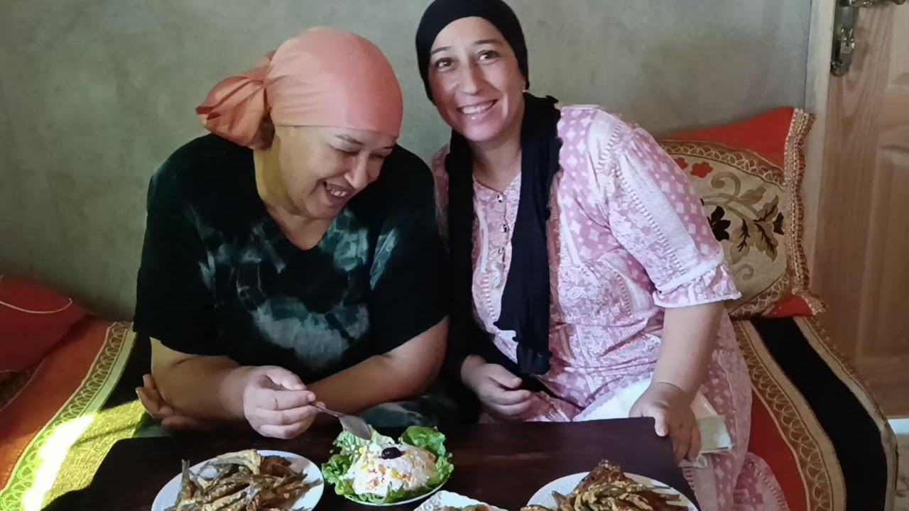 الله يدومها محبة 🤲 انا وعيادة يد وحدة 🤝 مرحبا بهم عندي 😁