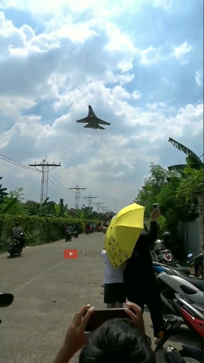 Rendah Banget ! Pesawat Tempur Sukhoi, F16 & T-50i Landing