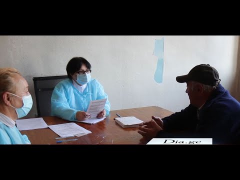 ქარელის მუნიციპალიტეტის სოფელ ბრეძაში მობილური ბრიგადის მიერ მოსახლეობის აცრა მიმდინარეობს