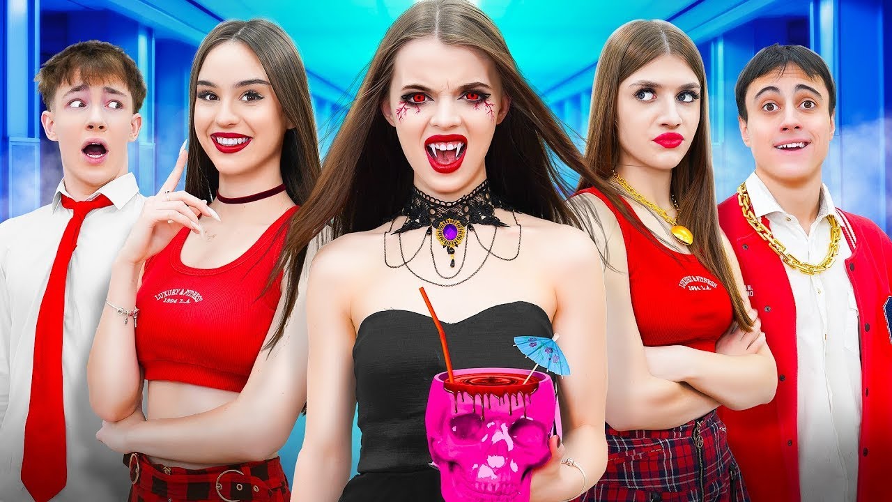 أنا الفتاة مصاصة الدماء الوحيدة في المدرسة العادية! تظاهرت بأنني غني وأصبحت مشهورًا في المدرسة!