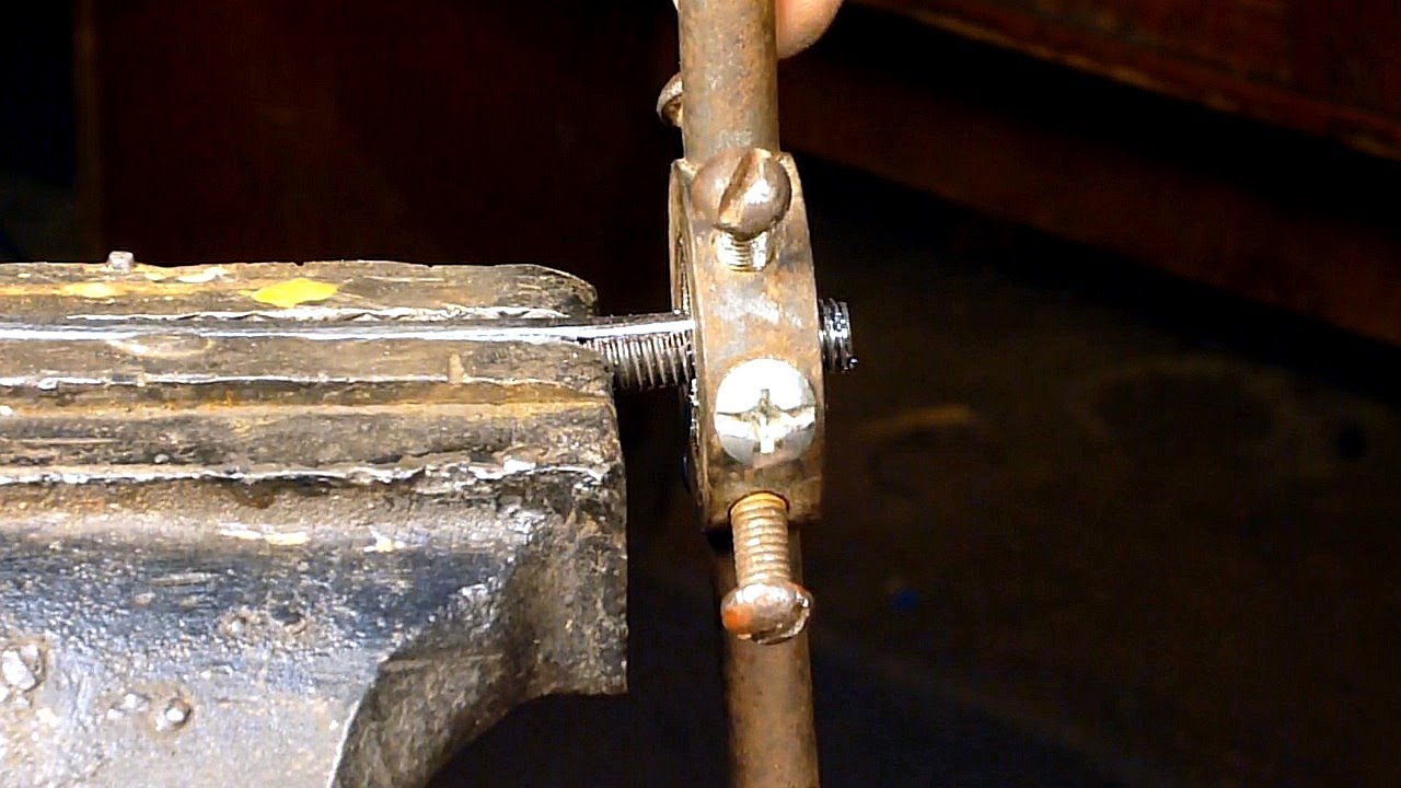 Как нарезать резьбу на плоском хвостовике клинка. - YouTube