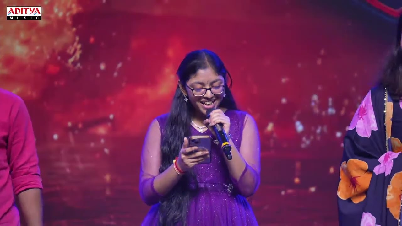 Gongoora Thota Song Live Performance At Mass Jathara Pre-Release Event | Ravi Teja, Sreeleela