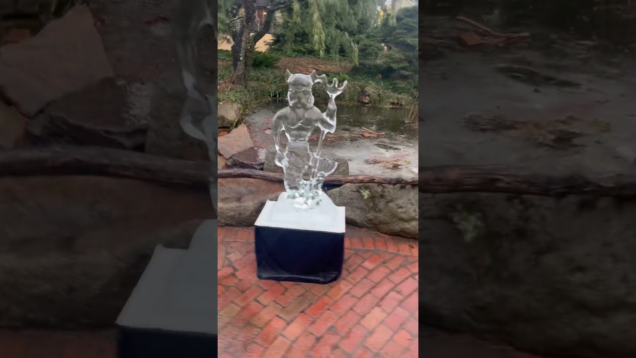 Peddlers Village Ice Sculpture