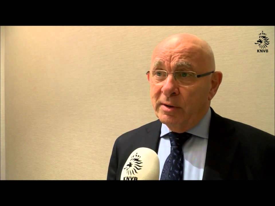 FIFA candidate for presidency Michael van Praag wants Blatter out. Van Praag explains candidacy.