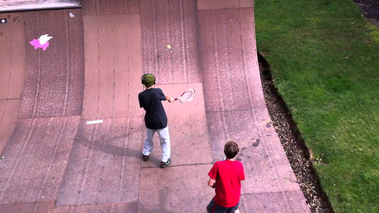 Halfpipe Tennis