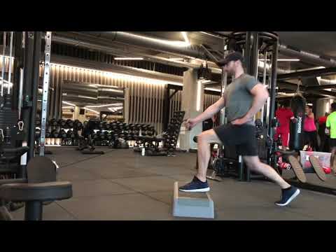 Front foot elevated cable split squat