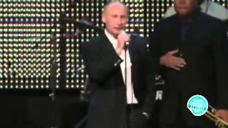 В Путин поет песню Blueberry Hill на шоу Голос  Жюри в шоке