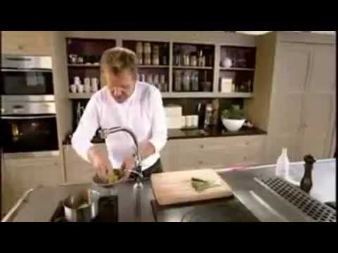 Gordon Ramsay Cooking Crispy Salmon - YouTube