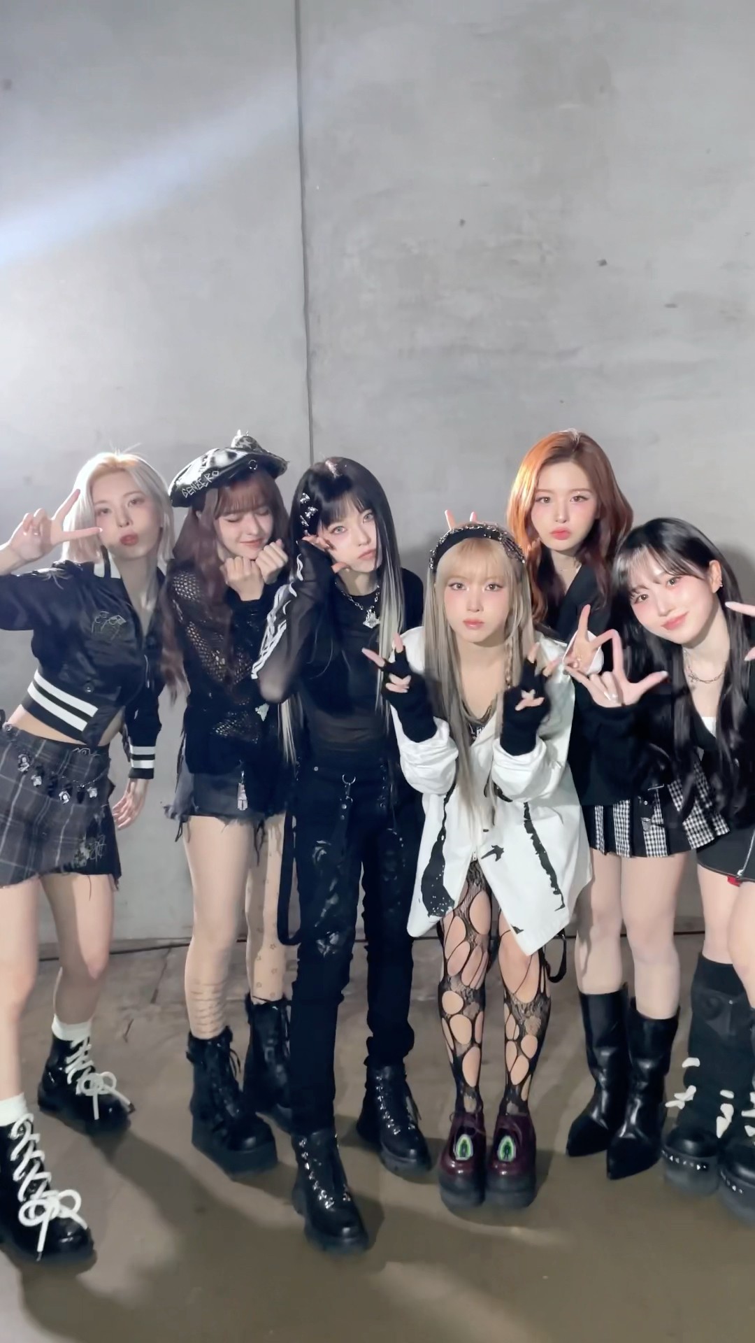 f(x) ELECTRICK SHOCK 他 f(x) 에프엑스 'Electric Shock' MV - YouTube