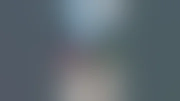 فتاة عربيه تلبس امام شباب اجانب 
