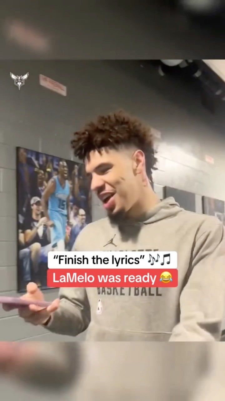 Everyone knows the lyrics to that new LiAngelo ??